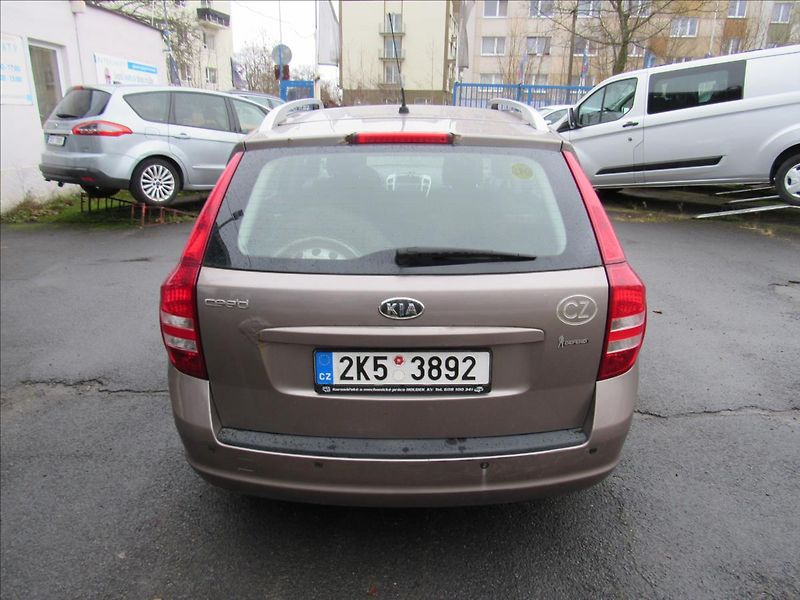 Kia Ceed 1,4 LPG Combi 80KW - fotka 5 z 28