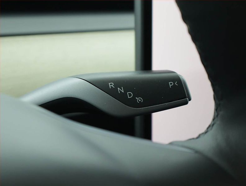 Tesla Model Y (2023) RWD LFP 60kWh, SoH 95% - fotka 13 z 21