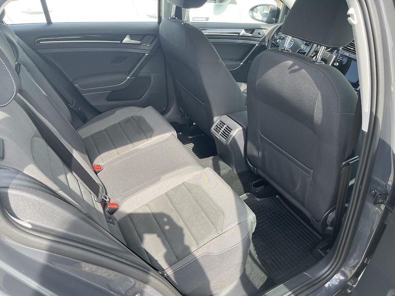 Volkswagen Golf 2.0TDi DSG HIGHL-NEHAV-Dph-ČR! - fotka 34 z 40