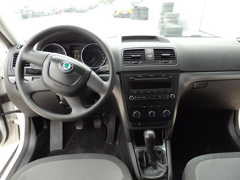Škoda Yeti 1.2 TSI KLIMA, 8x AIRBAG - fotka 11 z 14