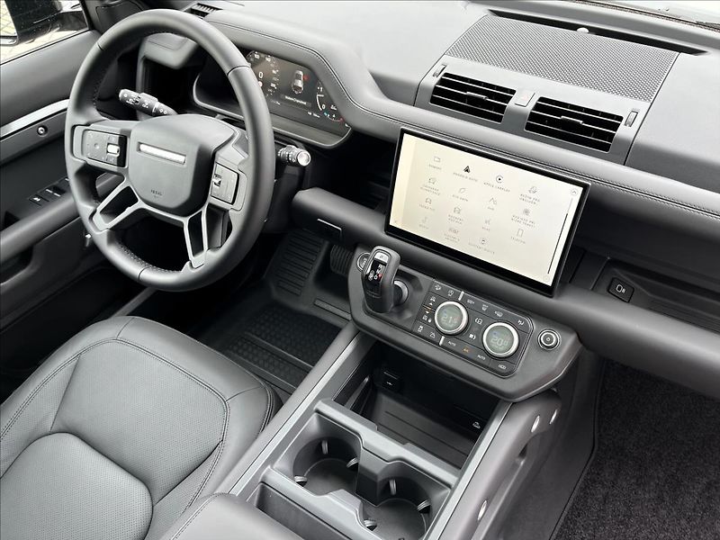 Land Rover Defender 110 D350 X-DYNAMIC HSE - fotka 35 z 35