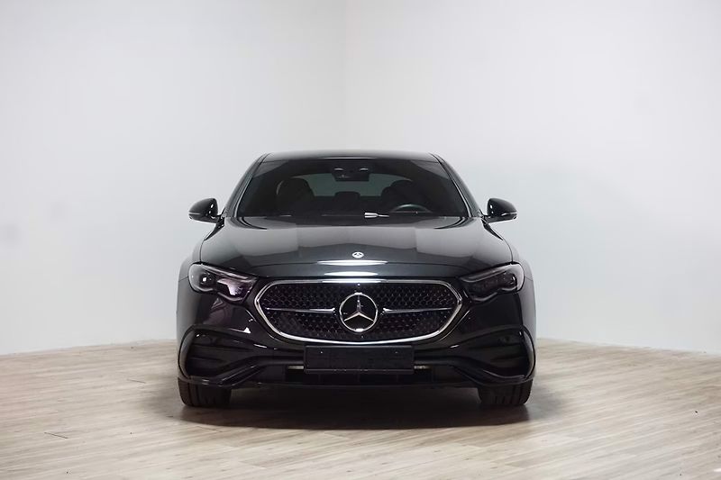 Mercedes-Benz Třídy E 300de 4M AMG HuD 360 Taž Venti - fotka 3 z 11