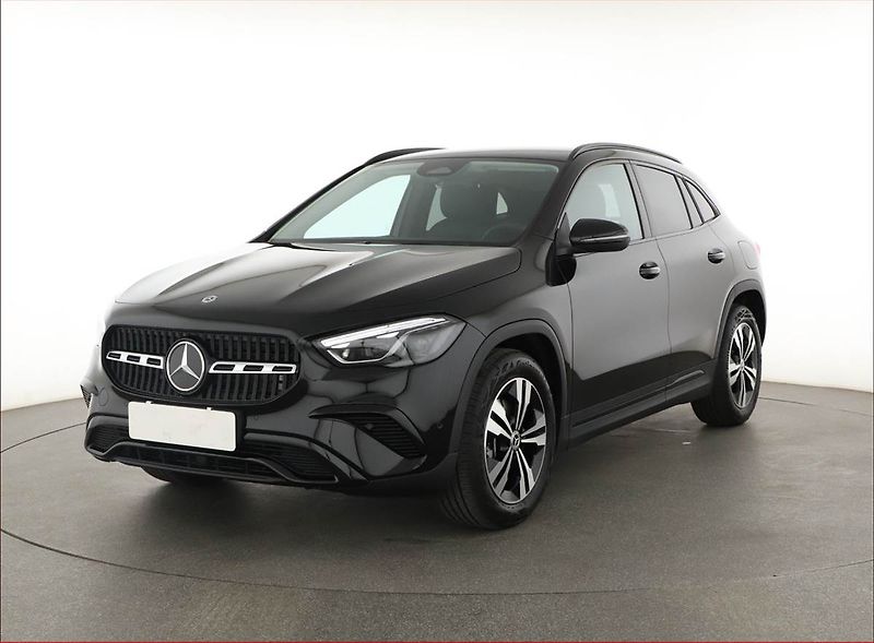 Mercedes-Benz GLA (2025) 200, PROGRESSIVE, DPH - fotka 2 z 29