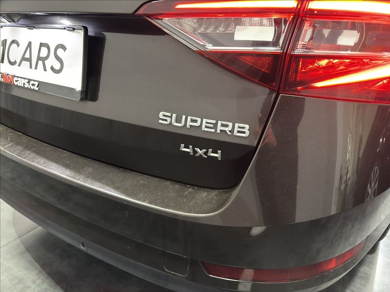Škoda Superb 2,0   TDI DSG 4X4 140KW L&K - fotka 35 z 41