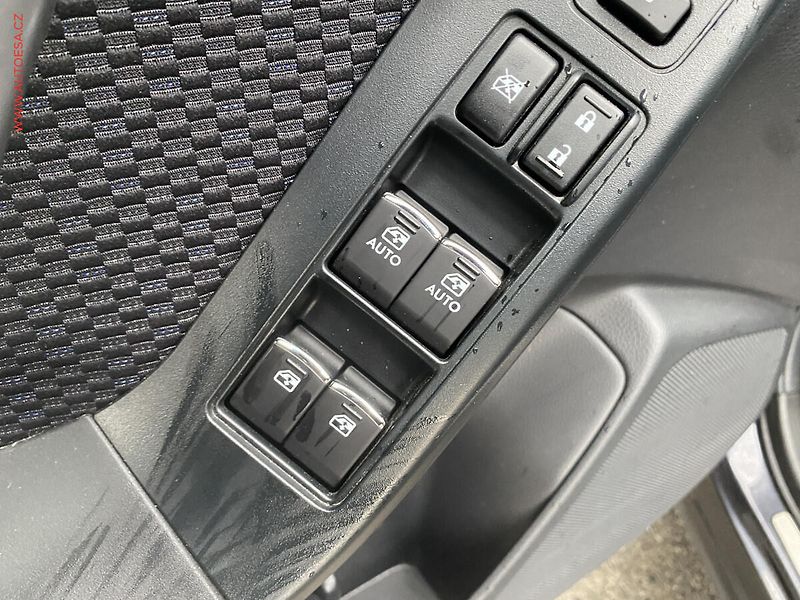 Subaru Forester (2017) 2.0 i AWD, AT, kamera, TZ - fotka 13 z 18