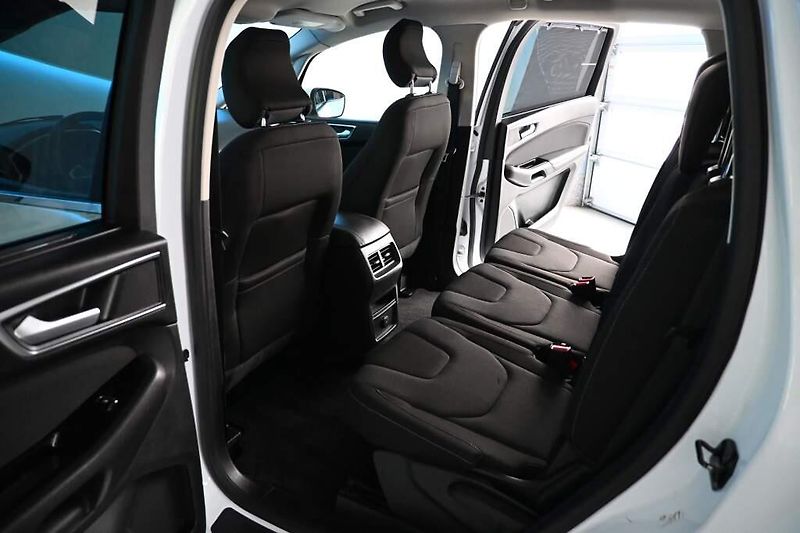 Ford S-MAX (2016) 2.0 132 KW Titanium LED Tažné - fotka 9 z 31