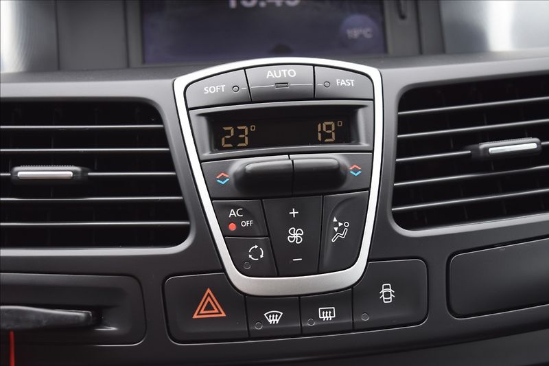 Renault Laguna 2,0 i 150KW LPG KŮŽE - fotka 29 z 42