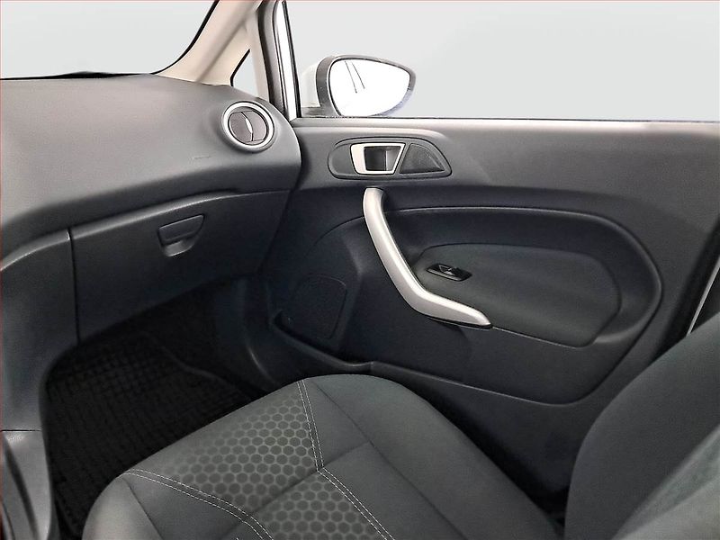 Ford Fiesta (2012) 1.25, Serv.kniha - fotka 8 z 16