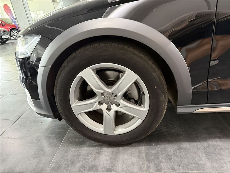 Audi A6 Allroad 3,0   TDI MATRIX KAMERA ALCA - fotka 31 z 37