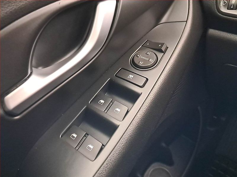 Hyundai i30 (2019) Trikolor 1.4 T-GDI, Serv.kniha - fotka 18 z 19