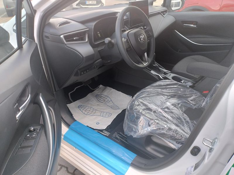 Toyota Corolla (2026) SD 1.8 FHEV Comfort BOLT - fotka 6 z 14
