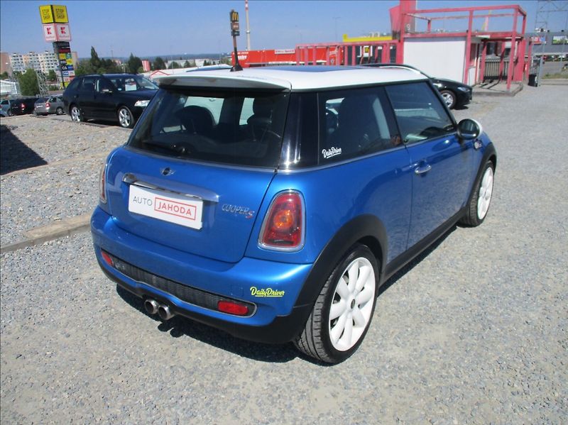 Mini Cooper S 1,6 i, aut. klima,Cebia,128kW - fotka 6 z 32