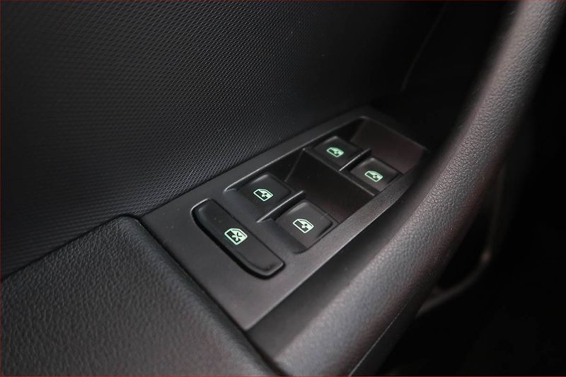 Škoda Rapid (2019) Ambition Plus 1.0 TSI - fotka 16 z 16