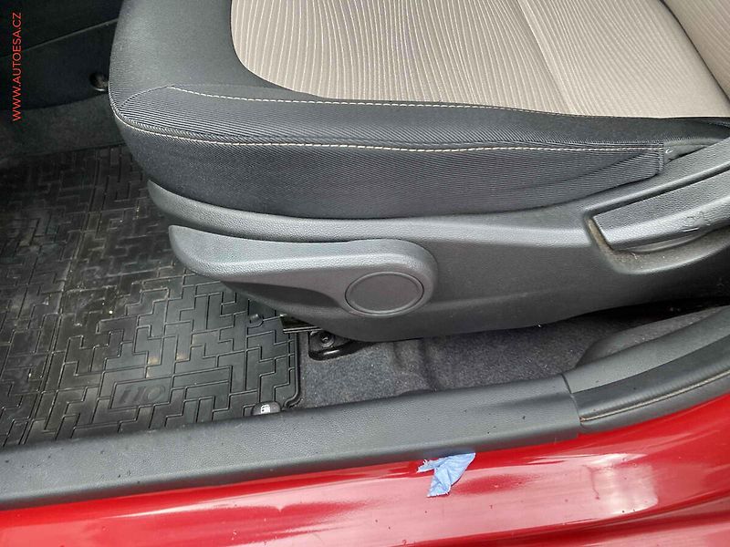 Hyundai i10 (2016) 1.0i, 1.maj,ČR, servis.kniha - fotka 14 z 17