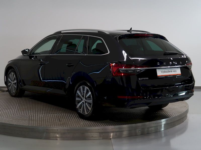 Škoda Superb (2023) STYLE 2.0TDI 110KW DSG - fotka 7 z 43