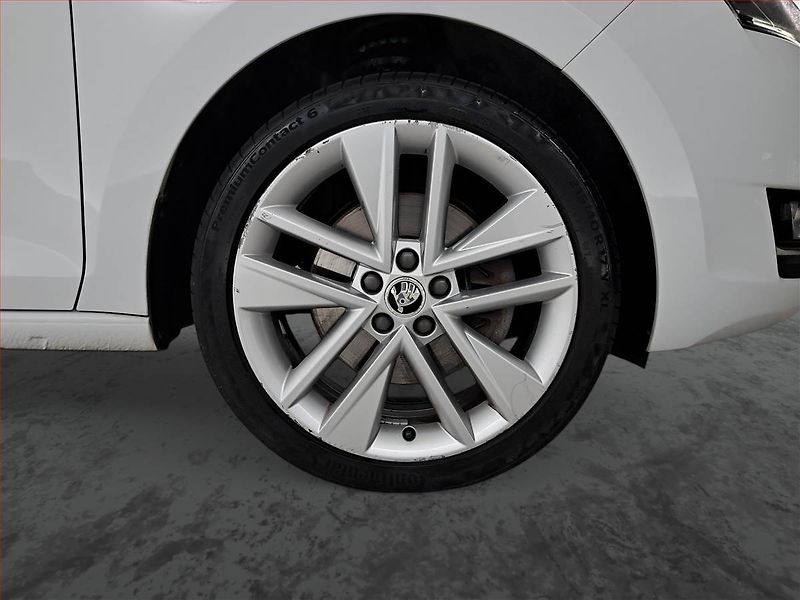 Škoda Rapid (2019) Spaceback 1.0 TSI, Automat - fotka 15 z 17