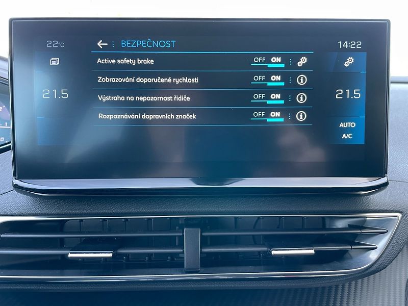 Peugeot 5008 (2021) 1.5HDi Allure! EAT8! ČR+1.maj! - fotka 33 z 39