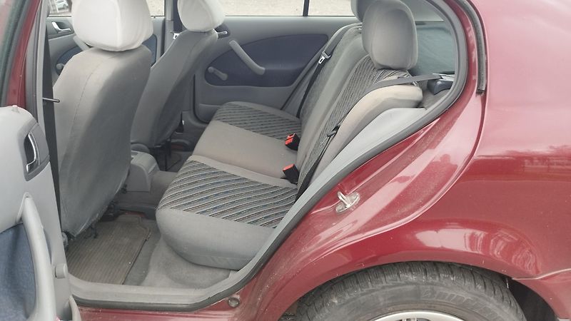Škoda Octavia 1.6i,volat- 608 081 843 - fotka 13 z 15