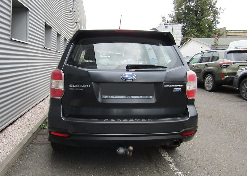 Subaru Forester (2014) 2,0D  6MT 1.maj.ČR plný servis - fotka 21 z 35