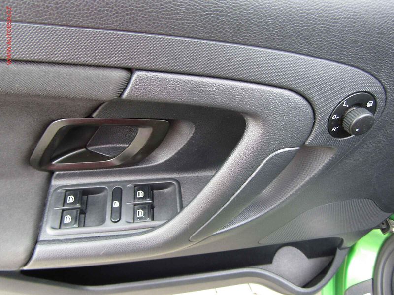 Škoda Fabia (2011) 1.4 TSi, 2.maj,ČR, RS, DSG - fotka 11 z 17