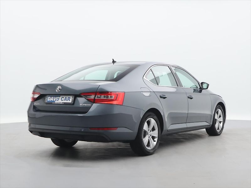 Škoda Superb 2,0 TDI 110kW Ambition DPH CZ - fotka 7 z 26