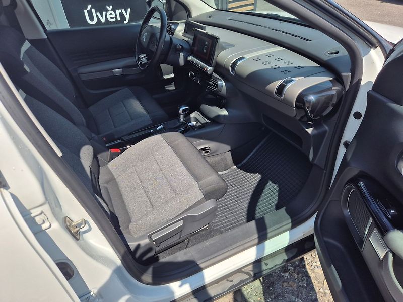Citroën C4 Cactus 1.2 81kW Shine - AUTOMAT - fotka 10 z 26