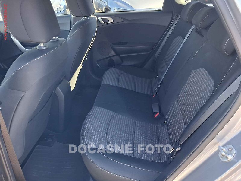 Kia Ceed (2022) 1.5 TGDi, 1.maj,ČR, TOP - fotka 10 z 18