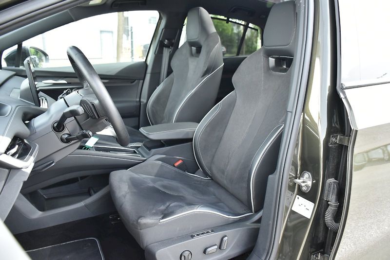 Škoda Enyaq (2025) Sportline 85 210kW - fotka 24 z 35