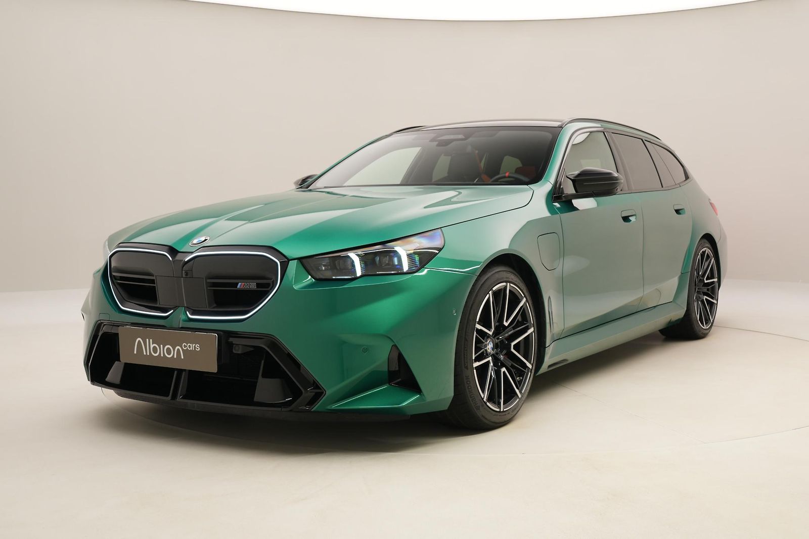 BMW M5 M5 TOURING B&W 1.maj.