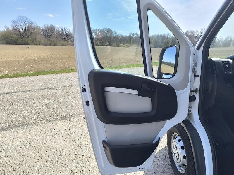 Citroën Jumper (2013) 2.2 SERVISNÍ KN.,DOLOŽENĚ KM - fotka 9 z 47