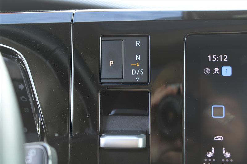 Volkswagen Multivan 2.0TDI 110kW DSG LONG HIGHLINE - fotka 14 z 27
