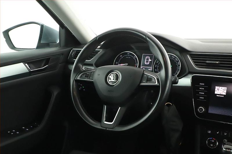 Škoda Superb (2019) Ambition 2.0 TDI, Automat - fotka 8 z 19