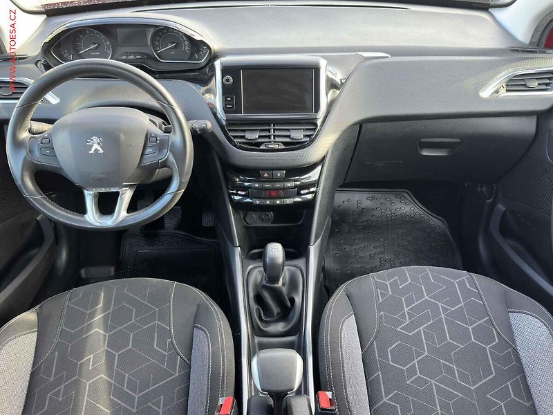 Peugeot 2008 (2018) 1.2PT, 2.maj,ČR, autoAC - fotka 8 z 21