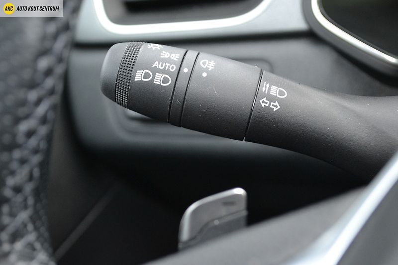 Renault Captur techno mild hybrid 160 EDC - fotka 40 z 49