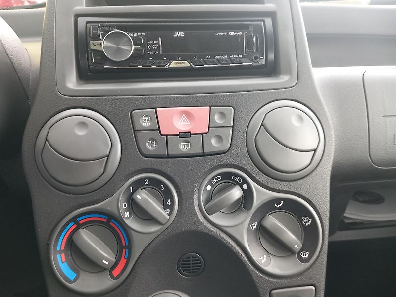 Fiat Panda (2009) 1,1i40kw   86t.KM , NOVÁ STK   - fotka 21 z 28