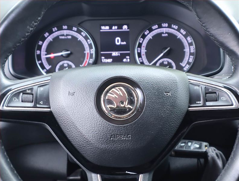 Škoda Karoq (2019) Ambition 1.6 TDI, Navi - fotka 16 z 17