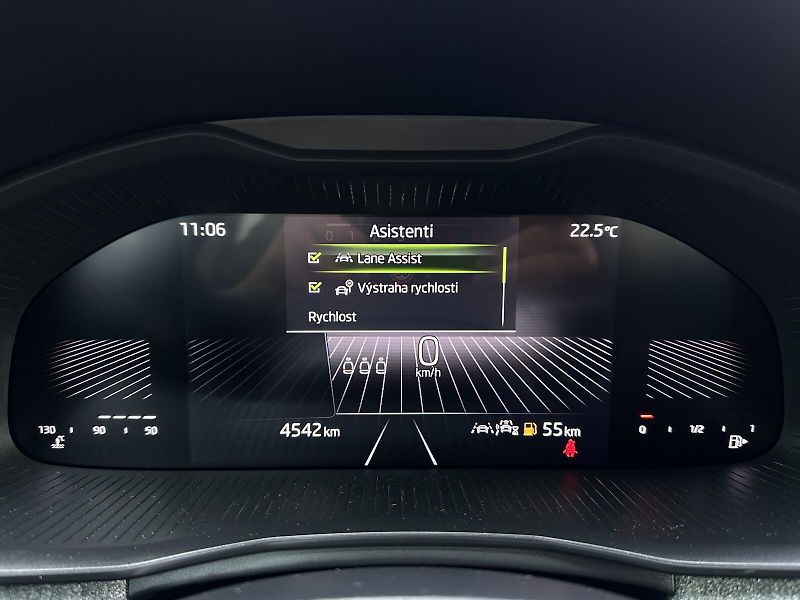 Škoda Scala 1.0TSi Selection 116PS KLIMA A - fotka 18 z 35