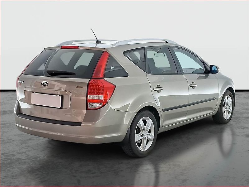 Kia Ceed (2012) 1.4 CVVT, Tempomat - fotka 5 z 14