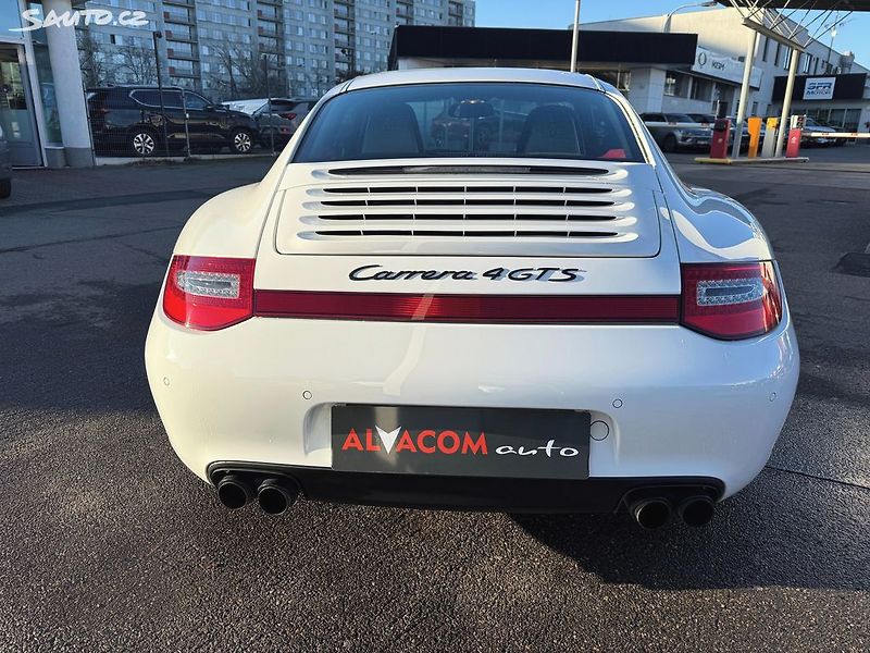 Porsche 911 4 GTS - fotka 7 z 38