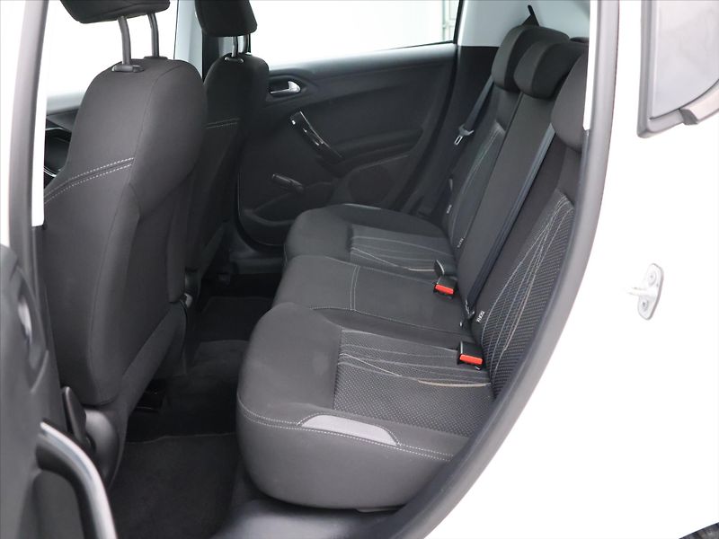 Peugeot 208 1,0 i 50kW Klimatizace - fotka 11 z 25