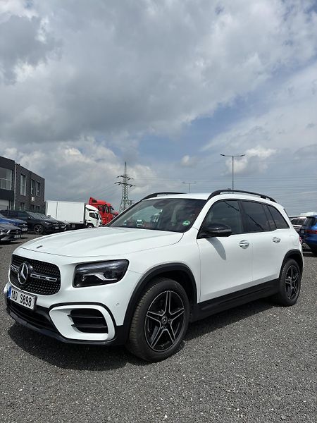 Mercedes-Benz GLB (2024) 200d 4MATIC - fotka 3 z 13
