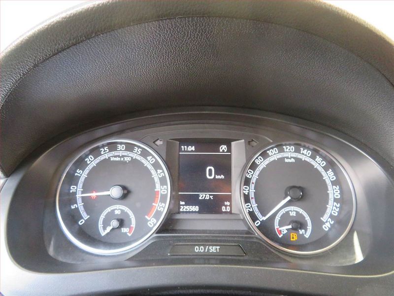 Škoda Rapid (2018) Ambition 1.6 TDI, Tempomat - fotka 11 z 15