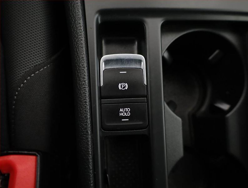 Volkswagen Golf (2018) 1.0 TSI, Tempomat - fotka 15 z 19