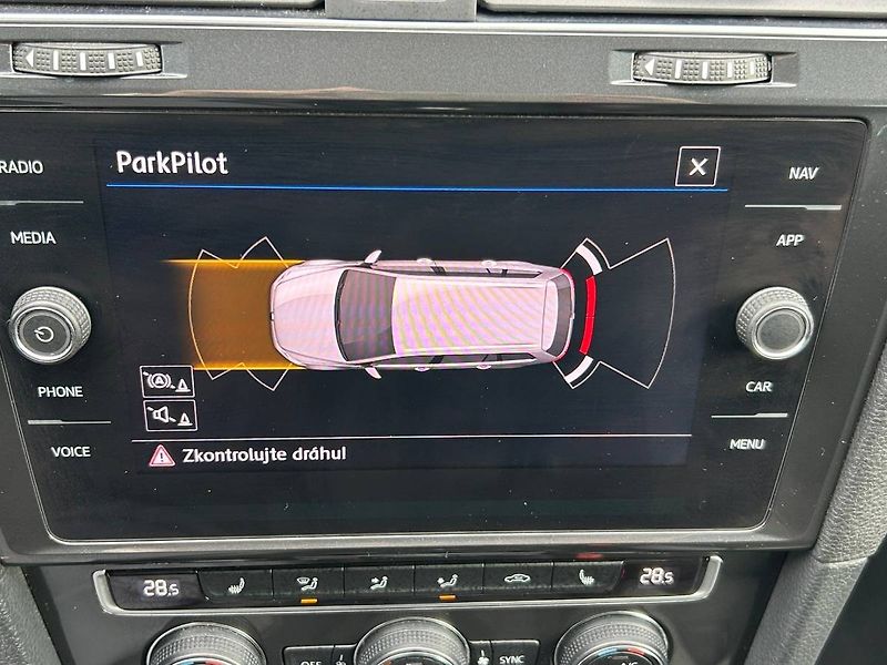 Volkswagen Golf (2020) 1.6 TDI 85 kW MANUÁL - fotka 18 z 35