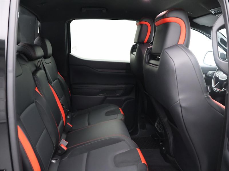 Ford Ranger 3,0 215kW V6 Twin-Turbo CZ DPH - fotka 13 z 35