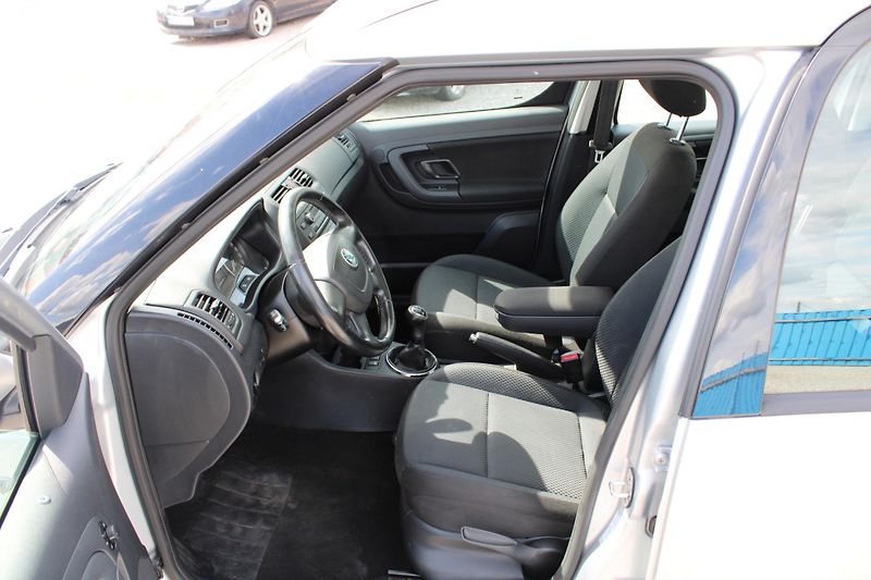 Škoda Roomster (2010) 1,2TSI KLIMA EL.OKNA TEMPOMAT  - fotka 9 z 16