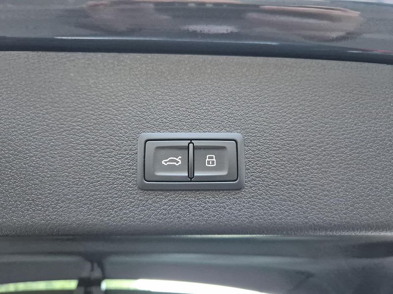 Audi e-tron SPORTBACK 300kw SOH 97,2% - fotka 40 z 45