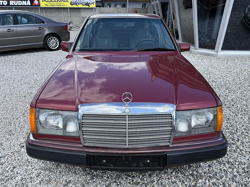 Mercedes-Benz 124 300 D 83kW ČR - fotka 2 z 17