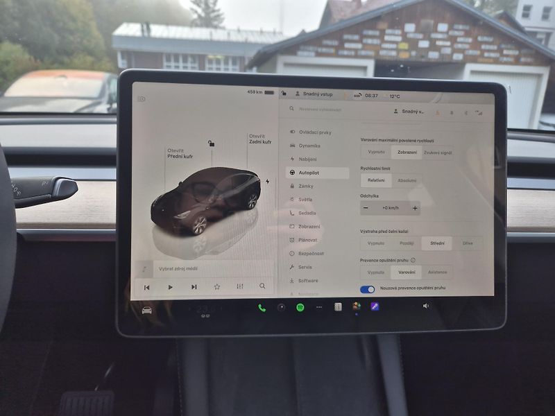 Tesla Model Y LONG RANGE DUAL MOTOR TZ 93,6% - fotka 23 z 48