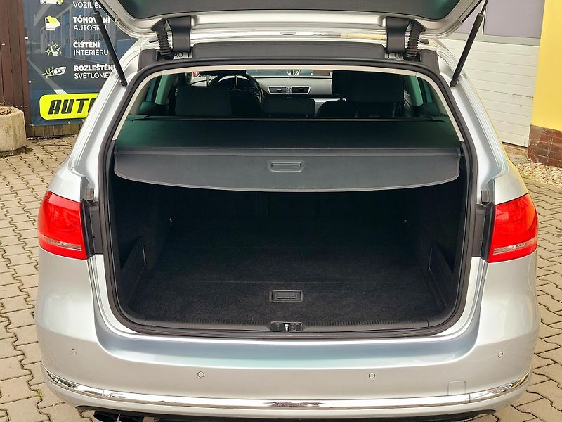 Volkswagen Passat 2,0TDi *SERV.KNIHA* PERFEKTNÍ  - fotka 13 z 48